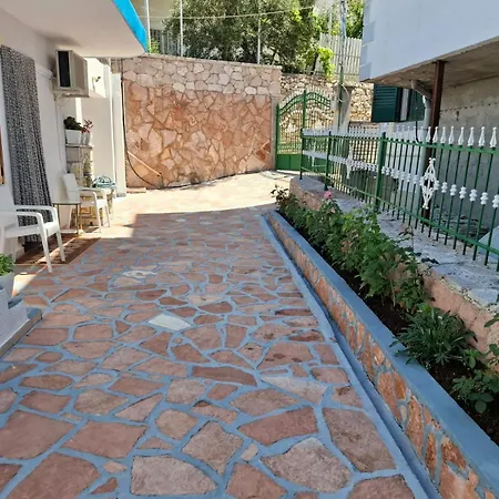 Bed and breakfast Malaj's 3*