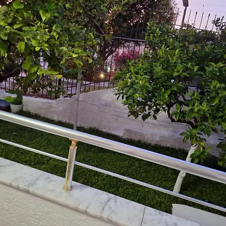 Malaj's Bed and breakfast 3*